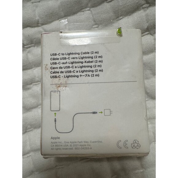 Apple USB-C to Lightning Cable 2m White NWB - Picture 4 of 13